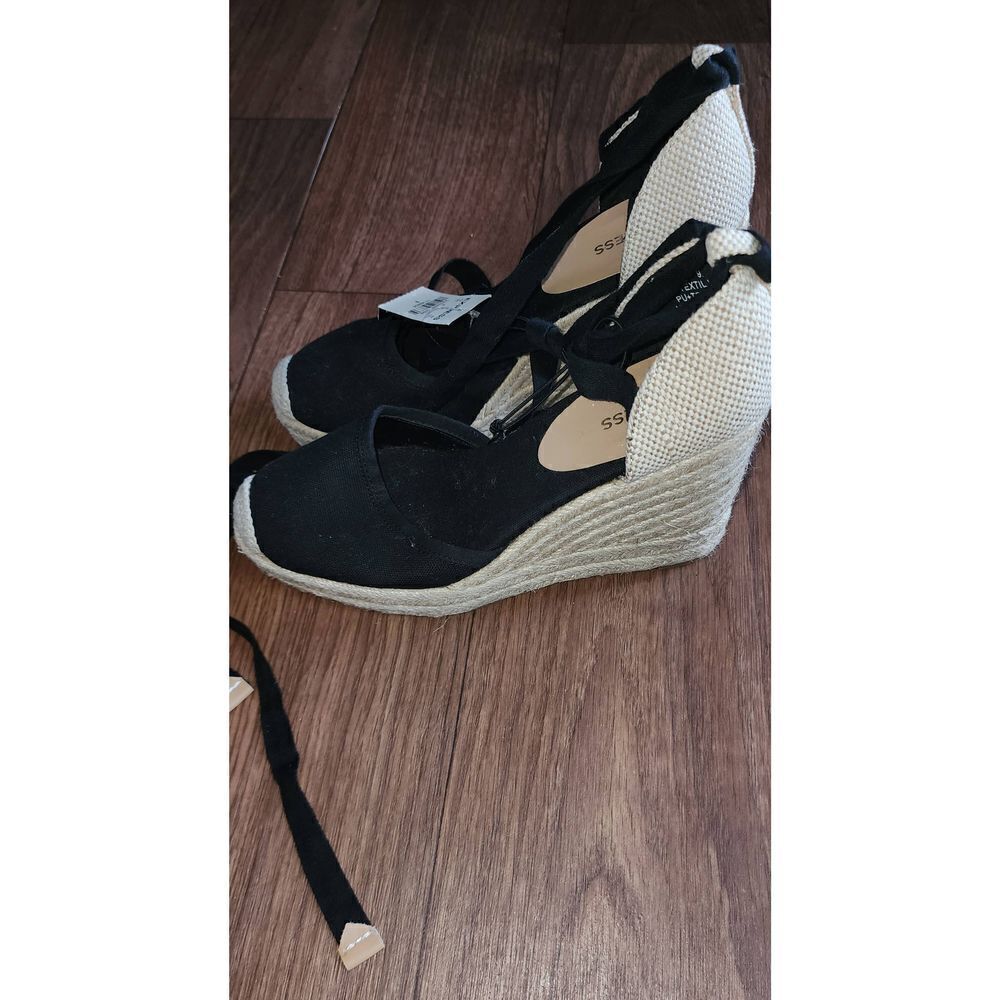 Express Espadrilles - Picture 1 of 9